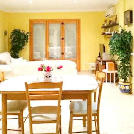 Classic 3-bedroom Chalet On Sunny Mallorca With A Pool Access, Terrace, Wifi ... *
